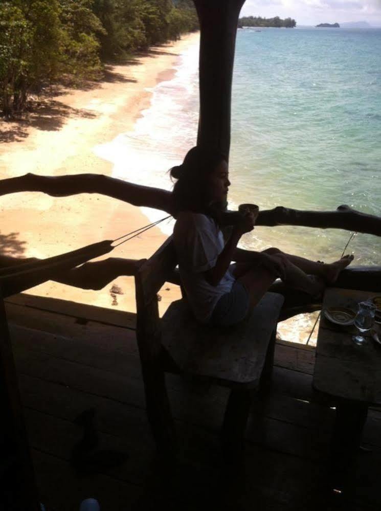 Koh Jum Aosi Beach View ภายนอก รูปภาพ
