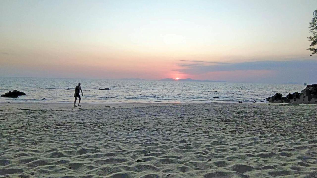 Koh Jum Aosi Beach View ภายนอก รูปภาพ